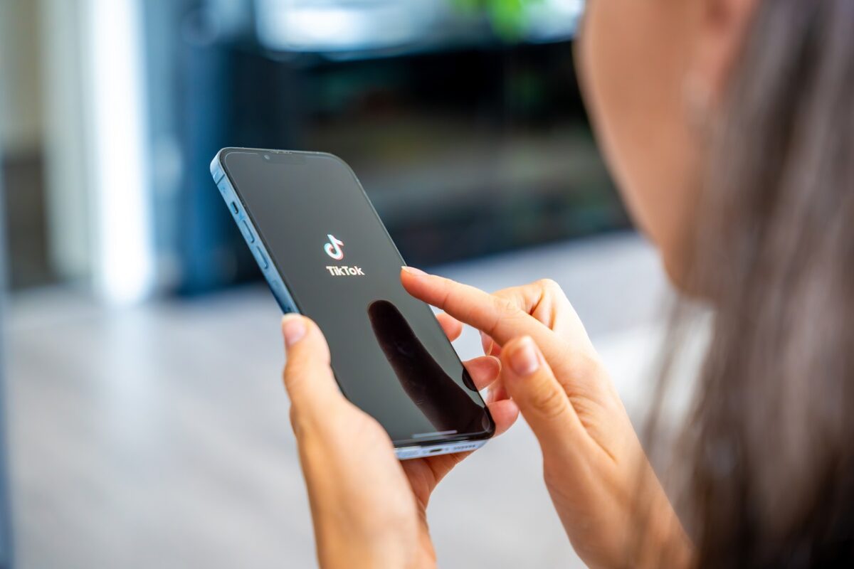 Megőrül értük a TikTok – anya és lánya azonos hajtincset visel