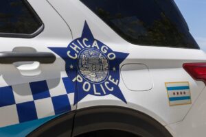 Általános iskola előtt támadott meg 7 fiatalkorú egy 33 éves anyát és 9 éves fiát