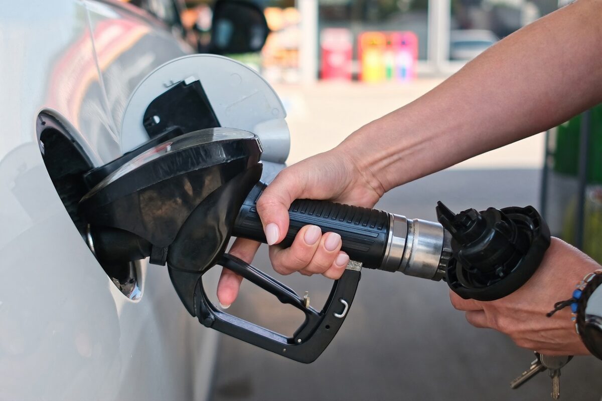 Így változnak az üzemanyagárak holnaptól – a benzin és a gázolaj ára
