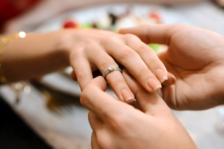 Egy egészen extrém esküvői fotózás, amivel mindenkit meglepett a fiatal pár