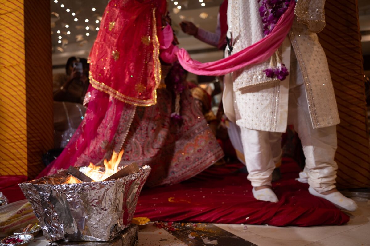 Hatalmas tömegverekedésbe torkollott egy esküvői vacsora – egymásra támadt a két rokonság