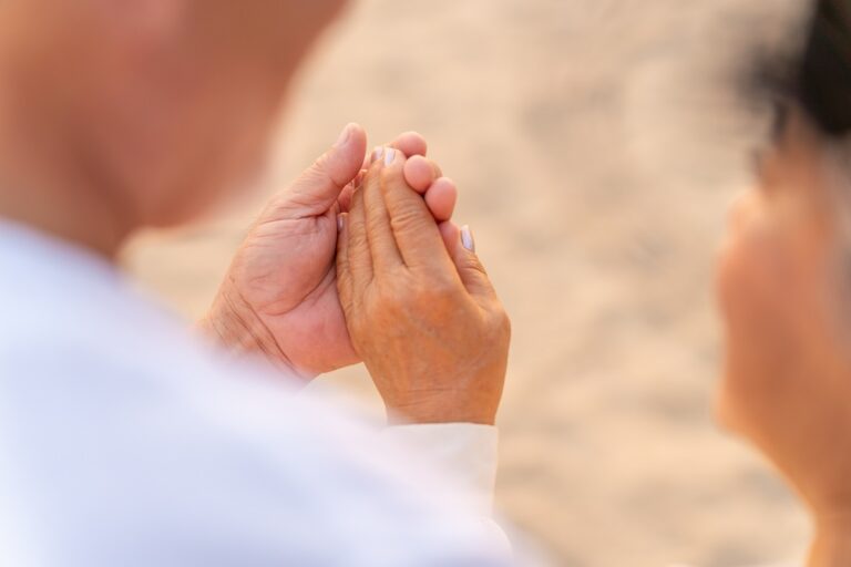 Bukhatja a nő az öröksége jelentős részét idős apja új házassága miatt