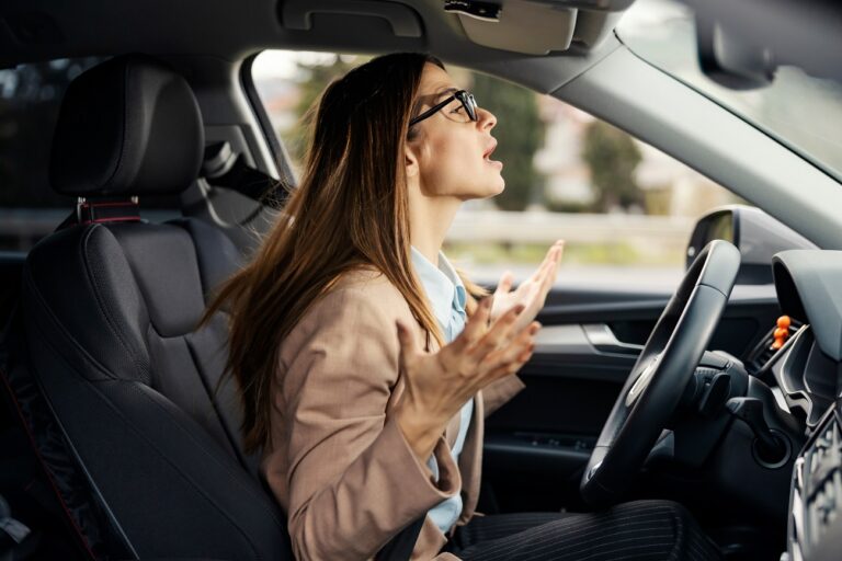 Kirúgta a saját húgát a házból, miután ledöbbent, mire készült a lányával