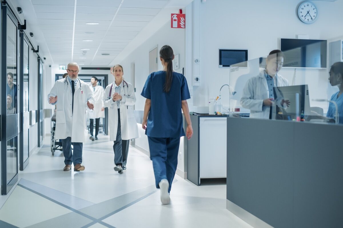 5 embert támadott meg egy 20 éves férfi a kórházban, miután nem kapott időpontot