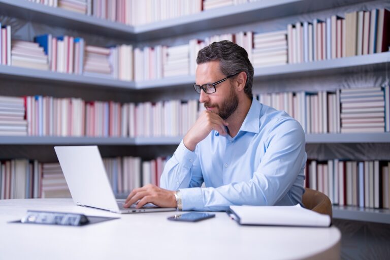 Nagy bejelentést tett a kormány – ennyi lesz jövőre a pedagógusok átlagfizetése