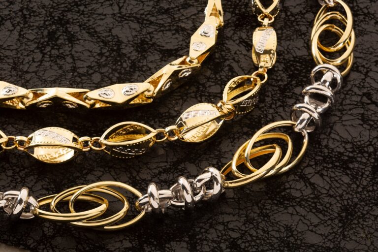 3,2 milliós aranyláncot loptak el egy bevásárlóközpont egyik üzletéből – egyszerűen elfutottak