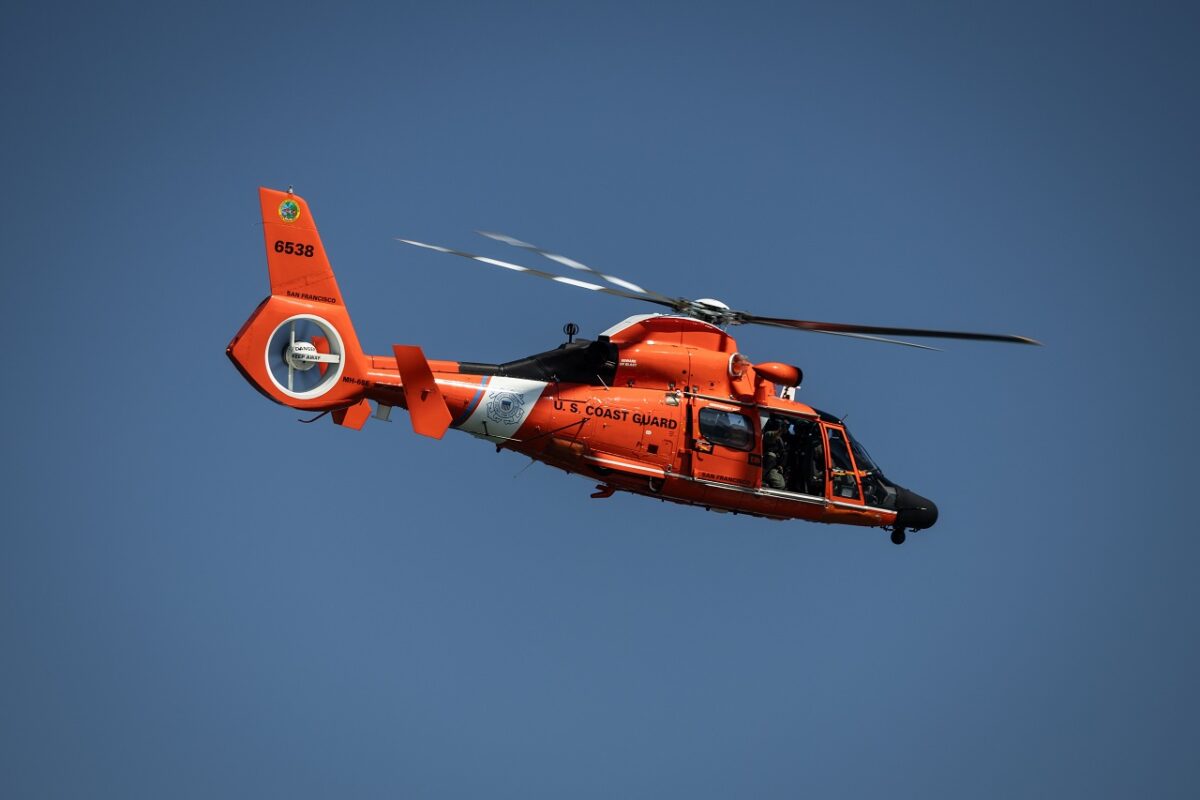 Megkapta a tűzparancsot az amerikai mesterlövész – tűpontos lövést adott le a droghajóra egy helikopterről