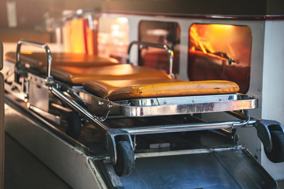 Kamionnak csapódott egy rendőrautó – épp egy másik rendőrhöz sietett segíteni