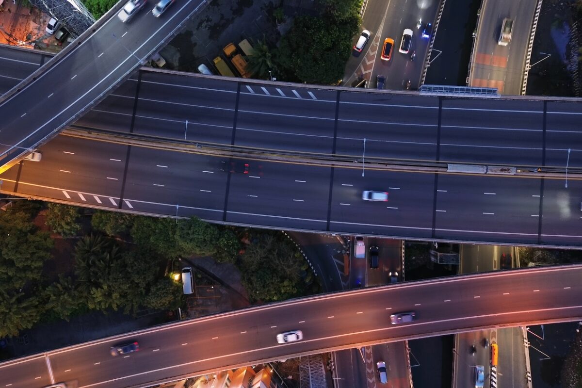 12 éves fiú mentette meg anyja és számtalan autós életét a főúton