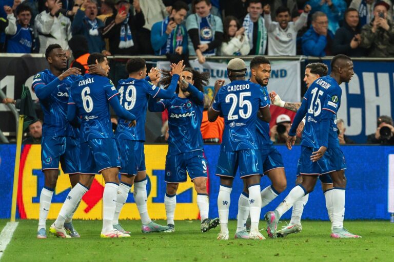 Egymással verseng a Manchester United és a Chelsea a Newcastle sztárjáért