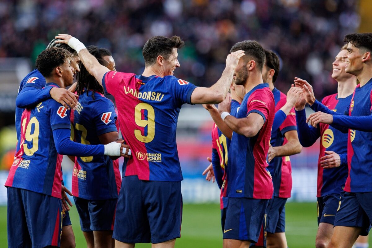 Jöhet az újabb átigazolási szenzáció – Lewandowski Messi csapattársa lehet