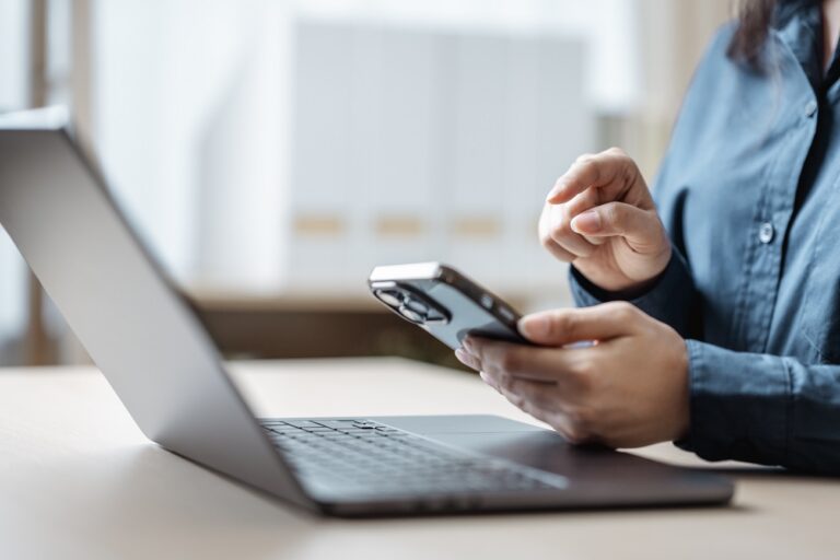 Több mint 20 éve házasok, de a nő mégis titkos bankszámlát nyitott a férje miatt