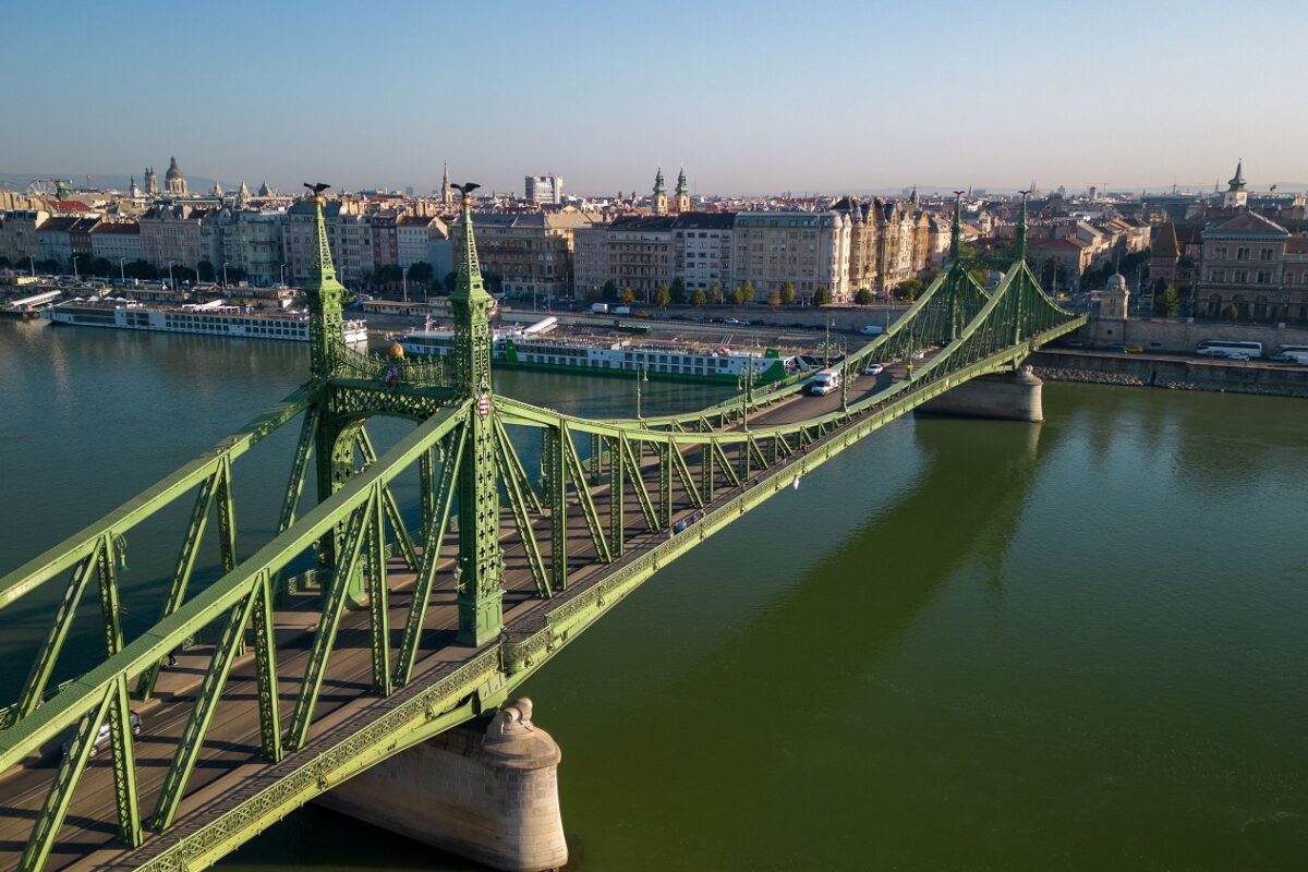 Marad a szokatlanul enyhe időjárás vasárnap, hiába van már december