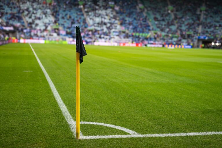 Az Ajax 19 éves sztárja megrendülten búcsúzott elhunyt barátnőjétől