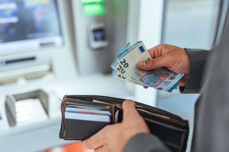 383 forint fölött az euró