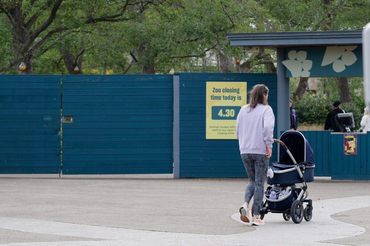 Meghalt az állatkertben szaltózott 42 éves akrobata