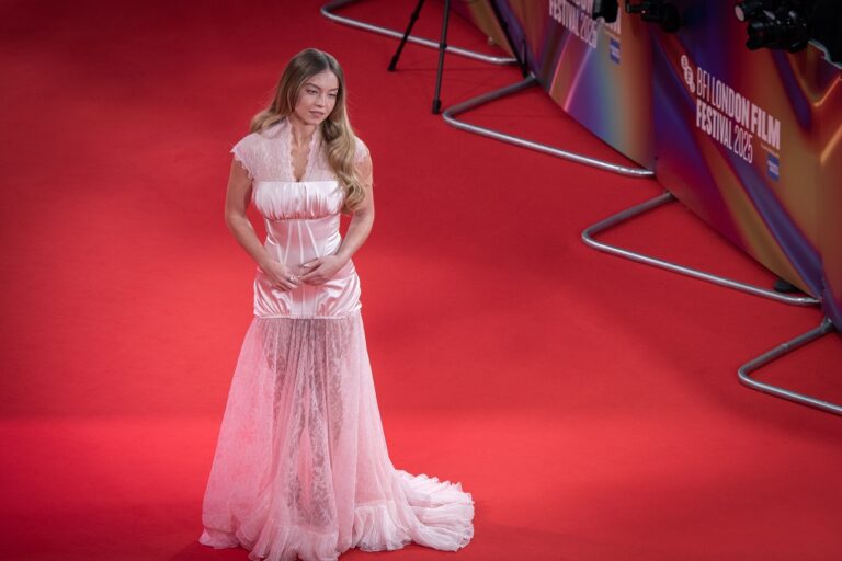 Egy igazi krimi-western Hollywood egyik legszebb színésznőjével