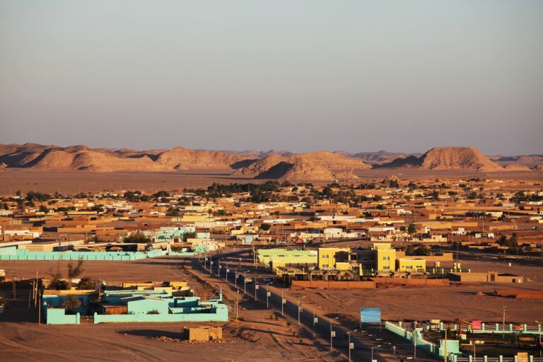 63 gyermek halt meg egy óvodát és kórházat célzó dróntámadásban