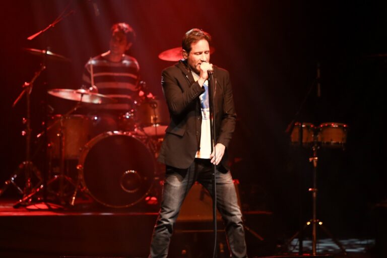 Berobbant az X-Akták sztárjának új thrillere