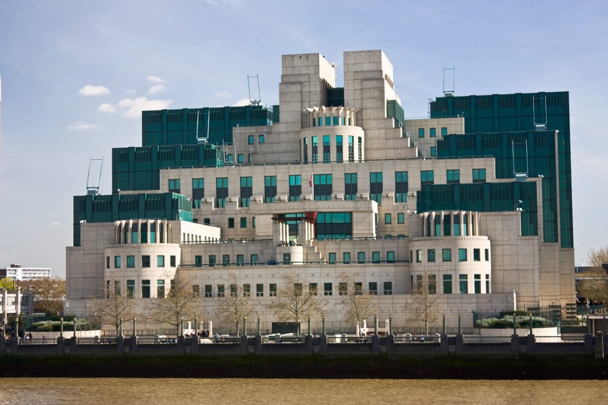 Rendkívül aggasztó információkat közölt a brit titkosszolgálat – évtizedek óta nem volt példa erre