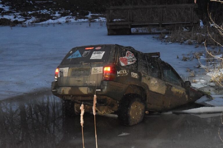 Döbbenetes incidens a Váraljai halastón – beszakadt a jég a terepjáró alatt