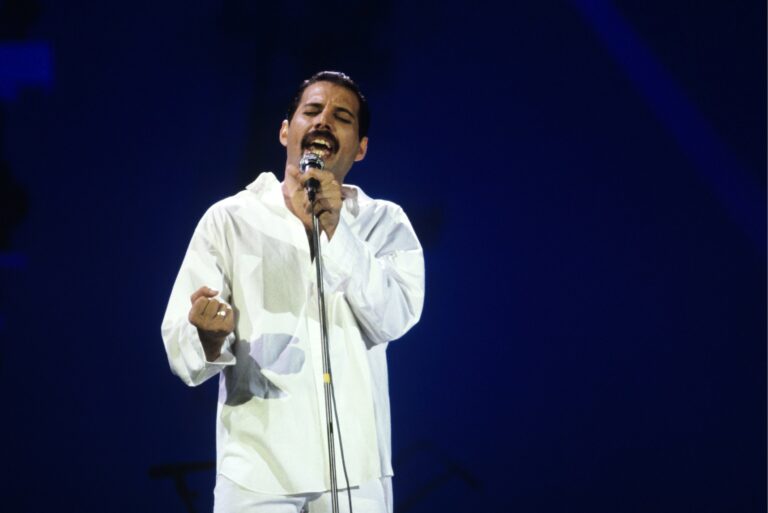 Szivárognak a furcsa információk Freddie Mercury titokban született lányáról