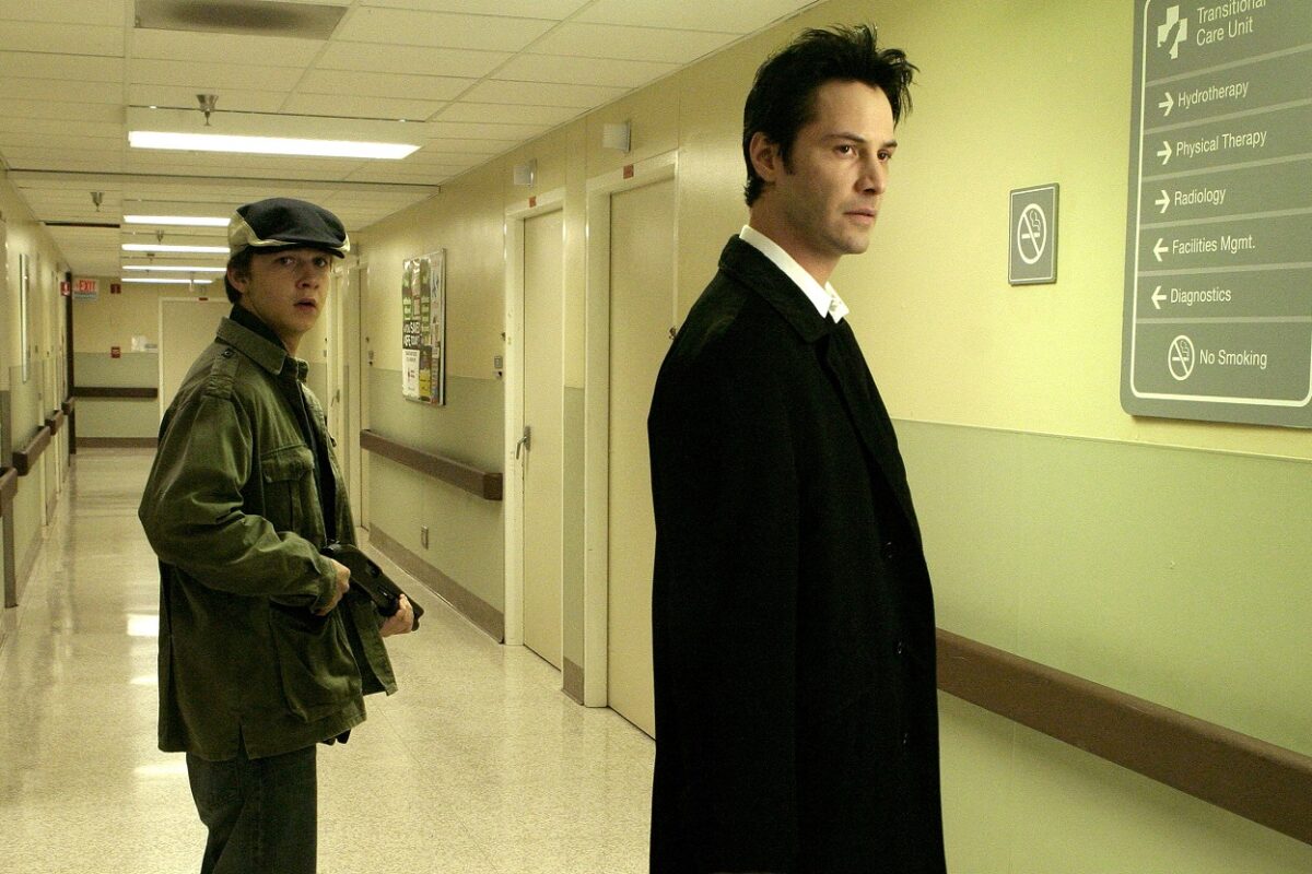 Keanu Reeves szenzációs ördögűzős filmje berobbant a streamingre