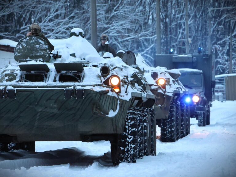Már olyan szintű a havazás, hogy a Honvédség is akcióba lendül