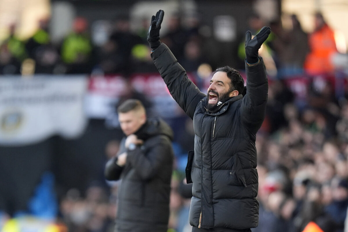 A Manchester United edzője a sorozatos rossz eredmények ellenére sem hajlandó távozni