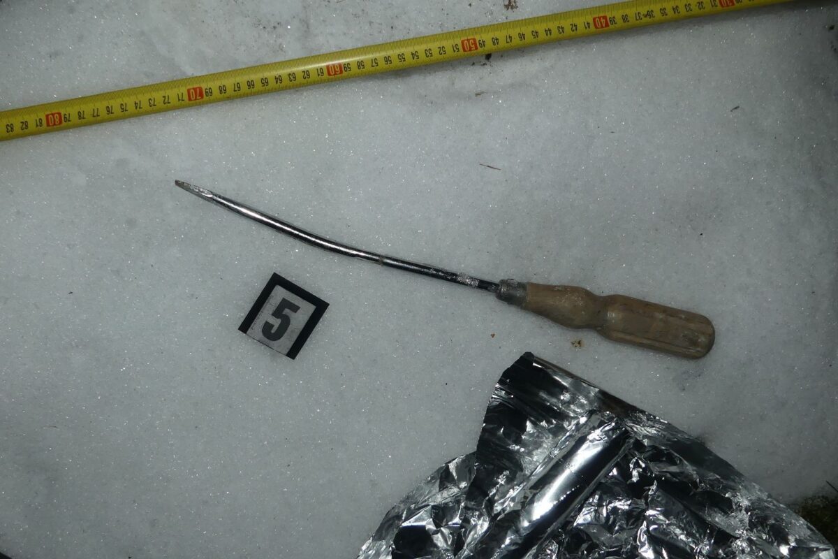 Előbb a karma, majd a rendőrök jöttek – menekülés közben törte lábát egy betörő