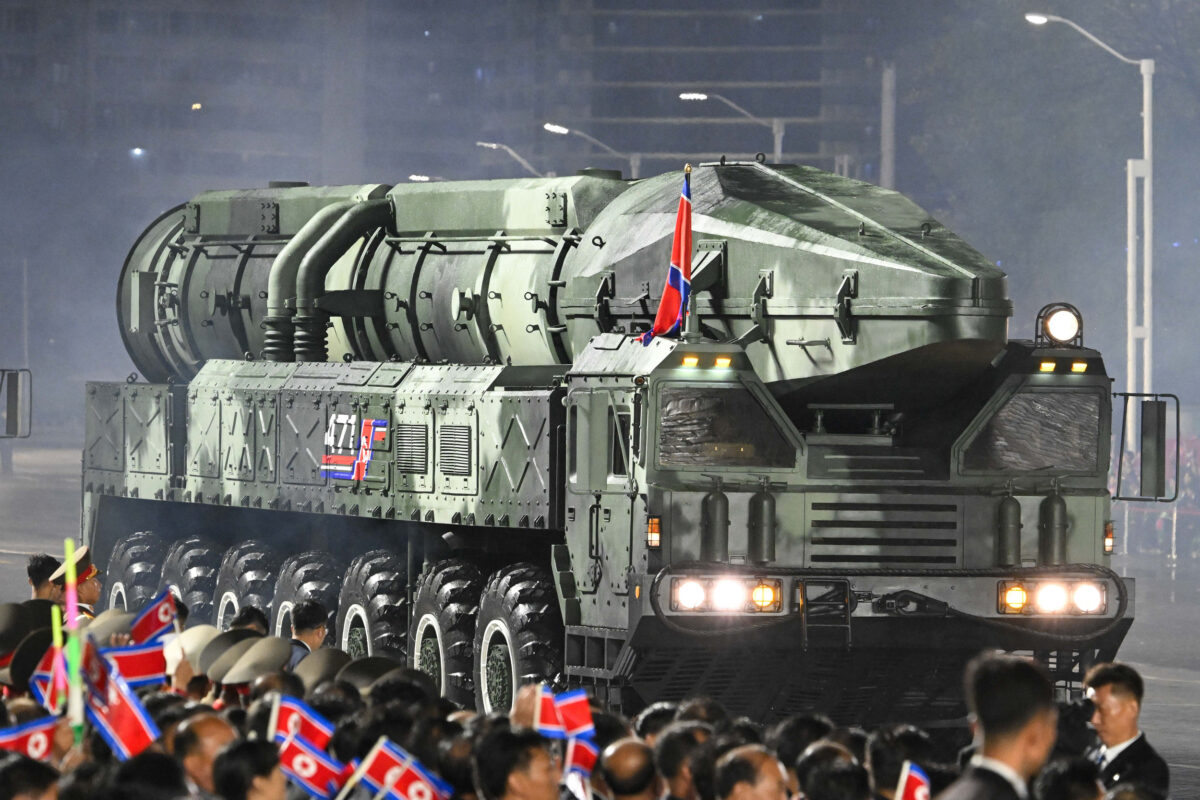 Észak-Korea nem szívbajos – rakétát lőtt ki Japán irányába