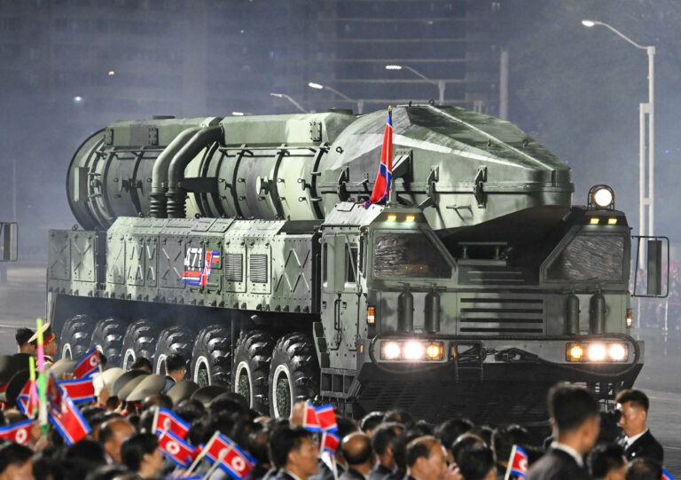 Észak-Korea nem szívbajos – rakétát lőtt ki Japán irányába