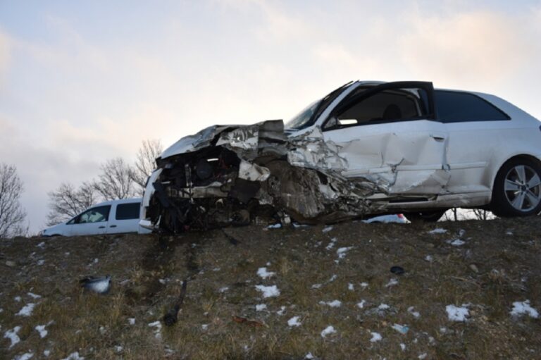 Hatalmas frontális balesetet okozott egy 30 éves férfi, majd simán elsétált a helyszínről