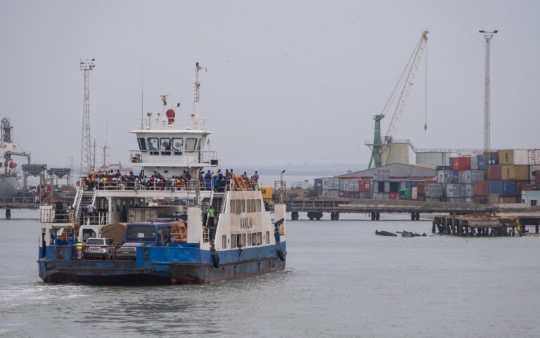 Már legkevesebb 31 áldozata van az éjjeli hajókatasztrófának