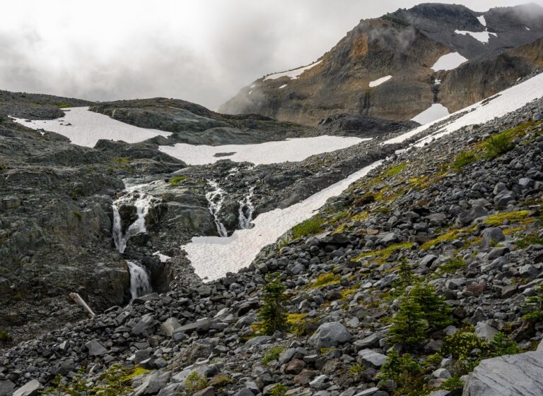Két eltűnt hegymászót találtak holtan