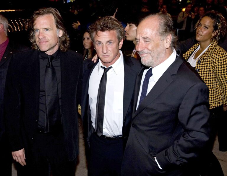 Bejött neki az élet – így néz ki a 65 éves ismert színész sokkal fiatalabb barátnője