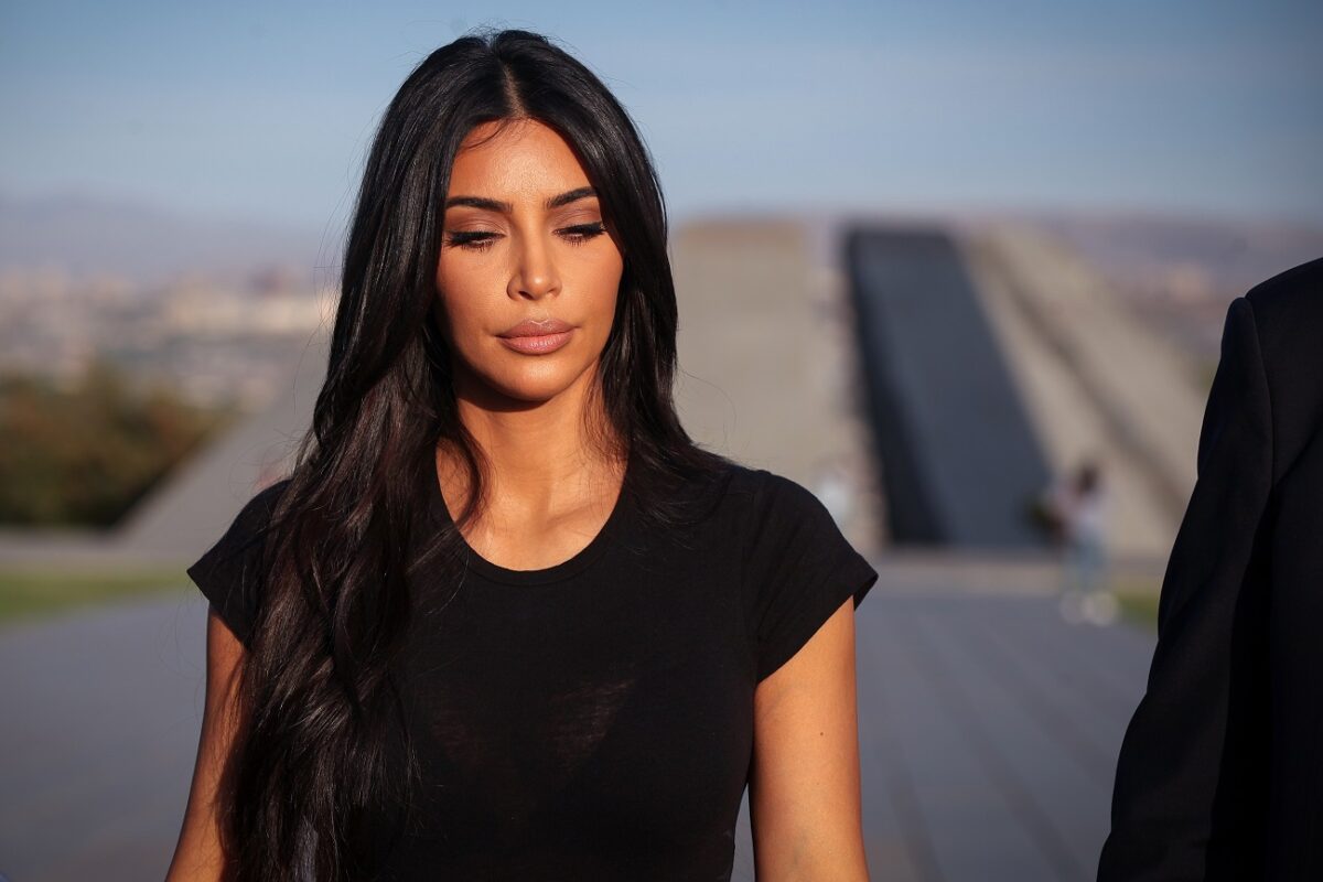 Kim Kardashian főszereplésével érkezik a Netflix új, női „Másnaposok”