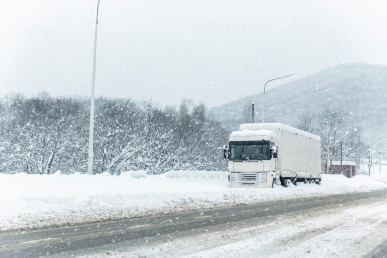 Rendkívüli közlemény érkezett – tovább durvul a hóhelyzet, nagyon nehéz órák jöhetnek
