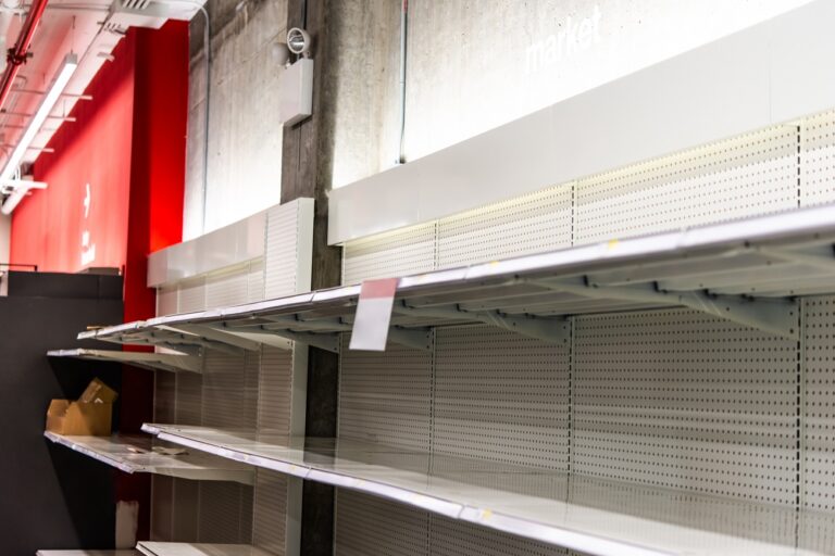 Valahol már pánikszerű felvásárlásba kezdtek az emberek az extrém időjárás miatt