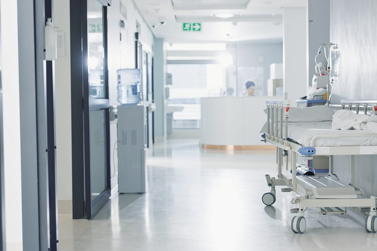 13 órát feküdt ellátatlanul a sürgősségi folyosóján egy háromgyermekes apa, majd meghalt