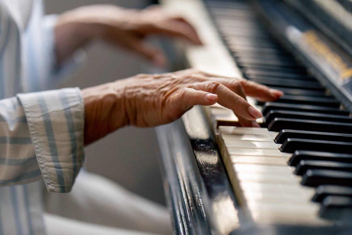 Egy 79 éves, demenciával élő nyugdíjas tanárnőt keresnek