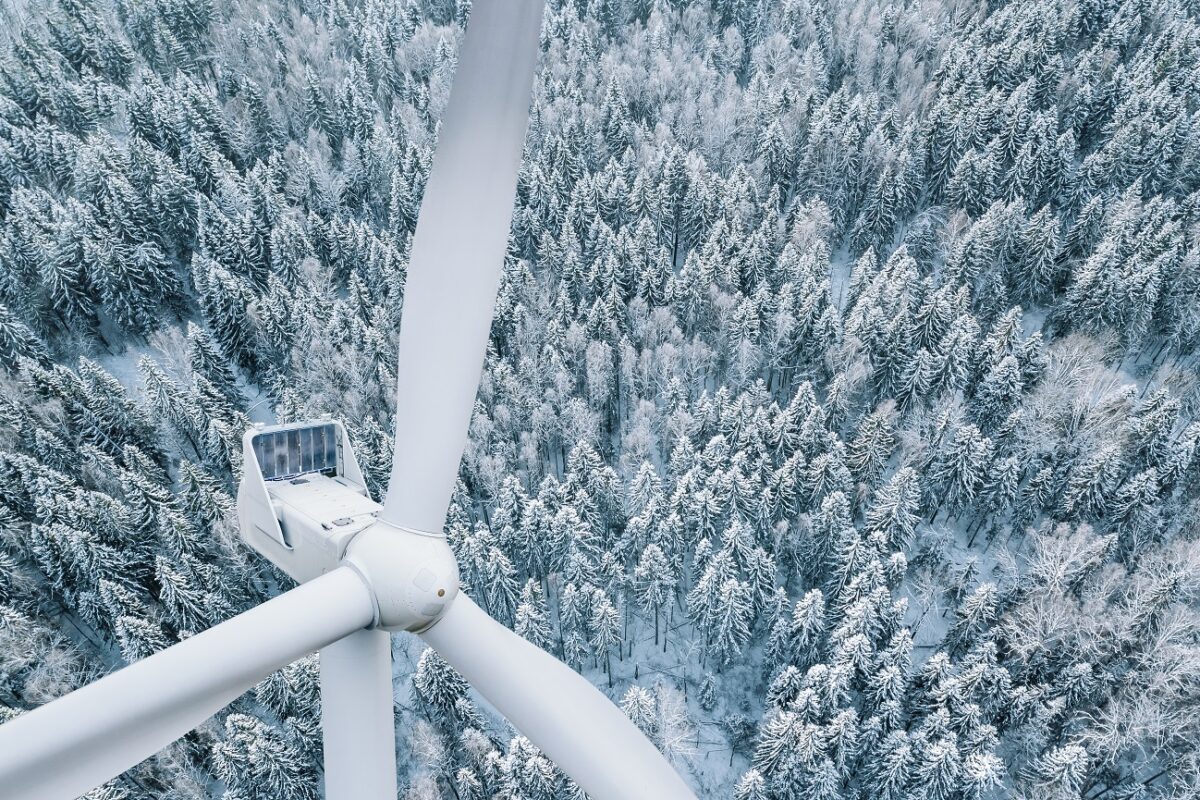 Azonnali riasztást adtak ki csütörtökön a veszélyes időjárási helyzet miatt