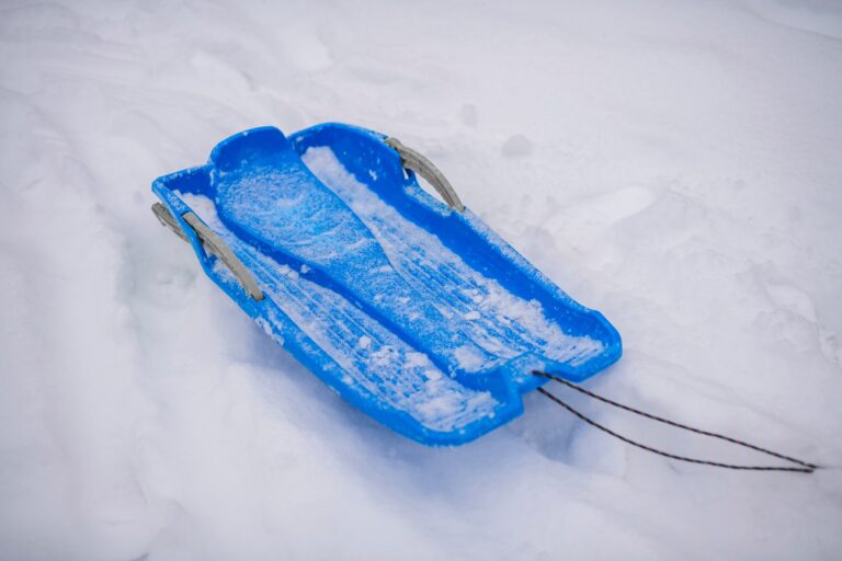 Halálos szánkóbaleset történt – egy 16 éves lány meghalt, barátnője kritikus állapotban van
