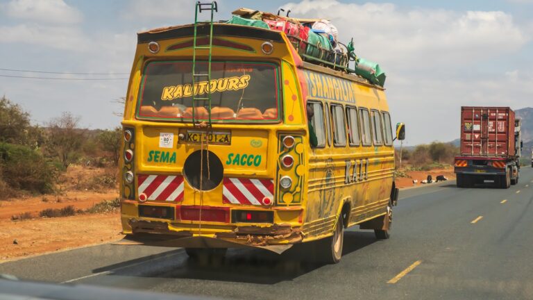 11-en vesztették életüket egy borzalmas autóbalesetben