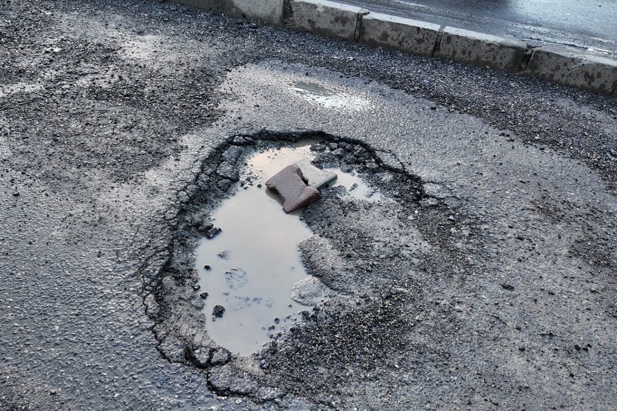 Egészen elképesztő mennyiségű kár érte Budapest úthálózatát az extrém hidegben