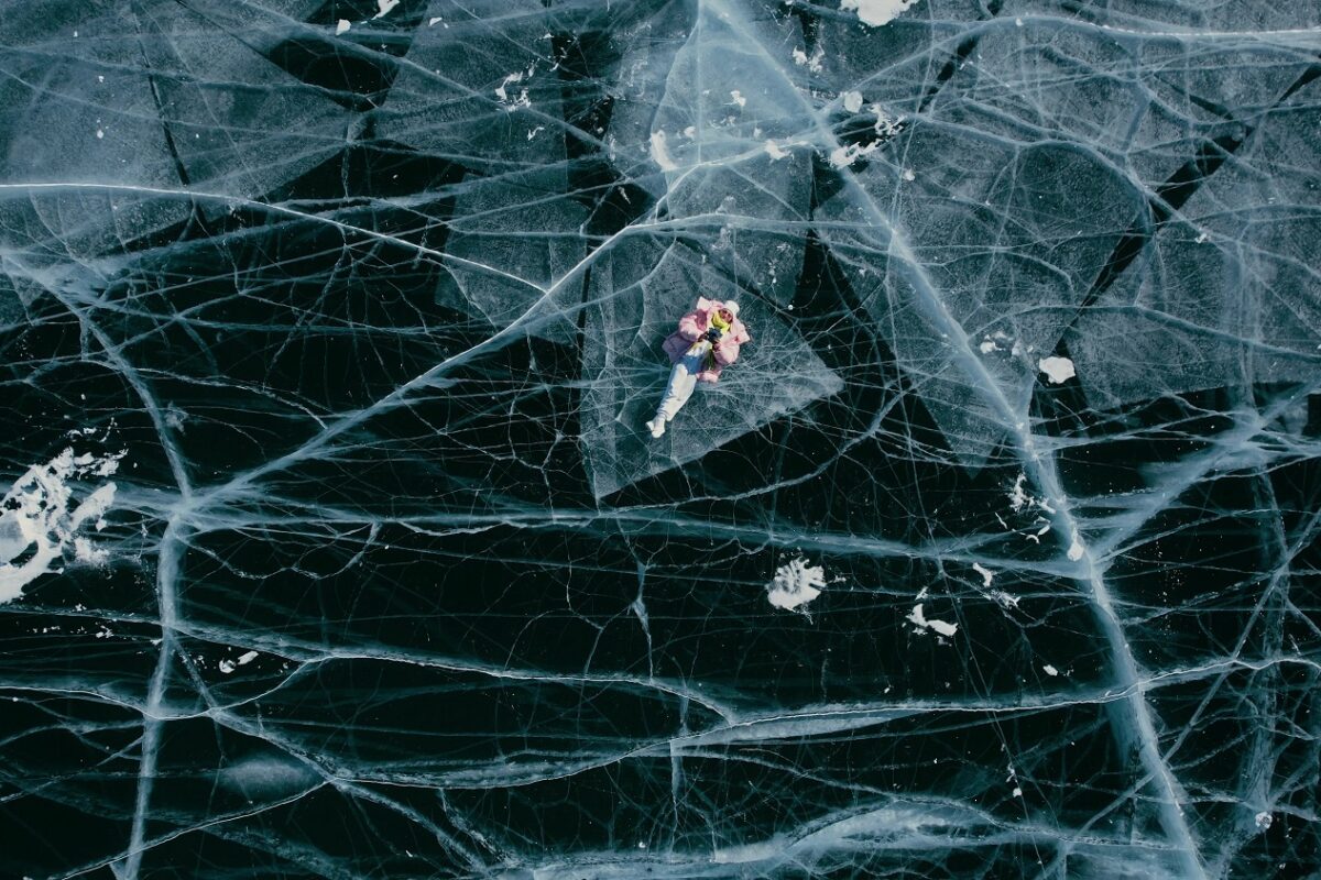 Egy 5 éves kislány és nagyapja életét vesztette – beszakadt alattuk a jég