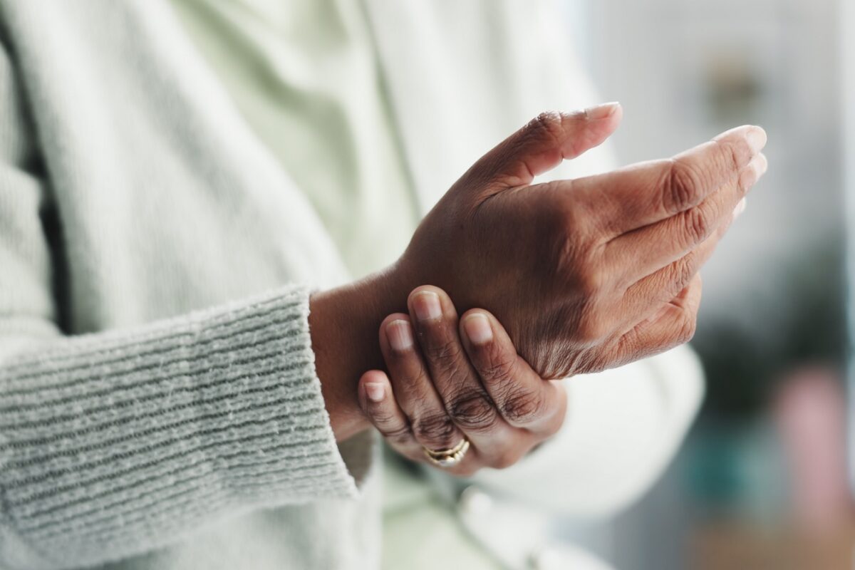 Egy egyszerű módszer, ami enyhítheti a téli ízületi fájdalmakat