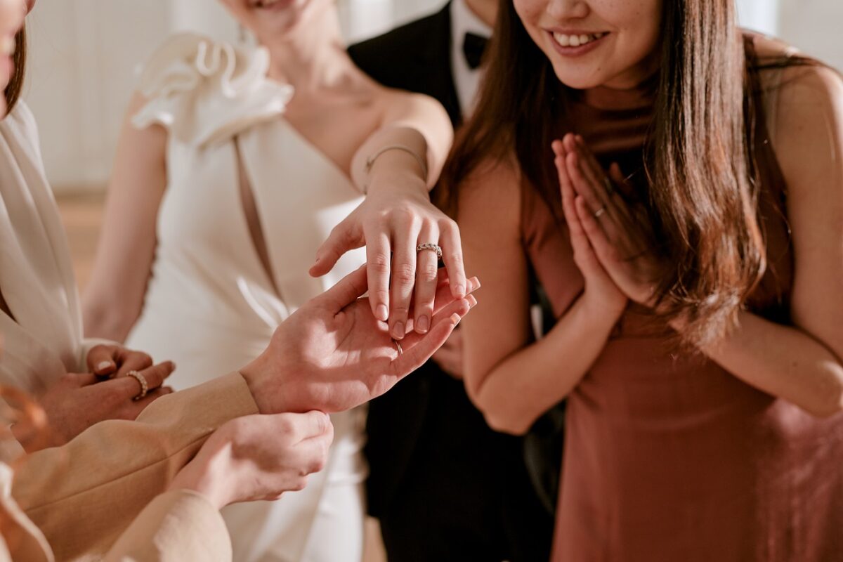 A menyasszony nem akarja meghívni leendő sógornőjét az esküvőre – nyomós oka van rá