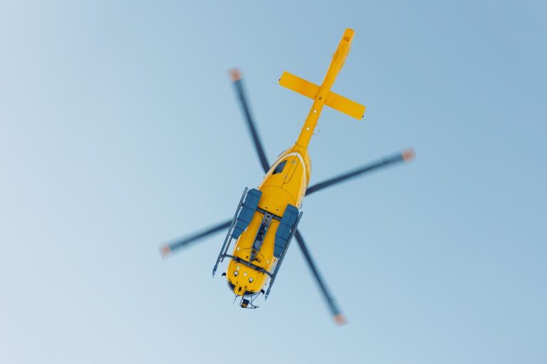 Teljes káosz a szilveszteri robbanás helyszínen – túlterhelt kórházak, lezárt sípályák és megrendítő vallomások