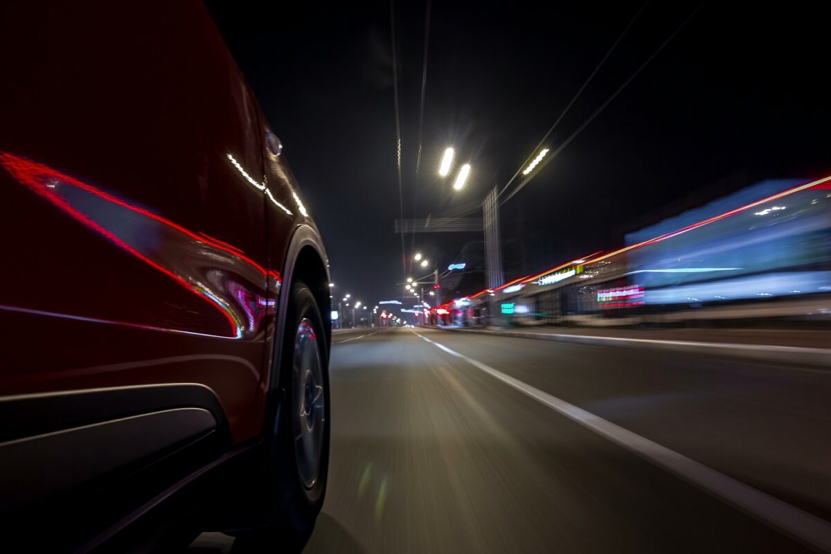 160 km/órával rohant bele a családba egy autós az autópályán – egy 15 éves lány is meghalt